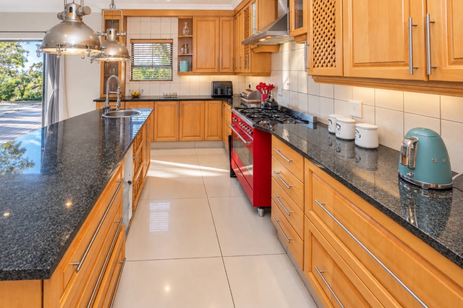 5 Bedroom Property for Sale in Birdwood Estate North West